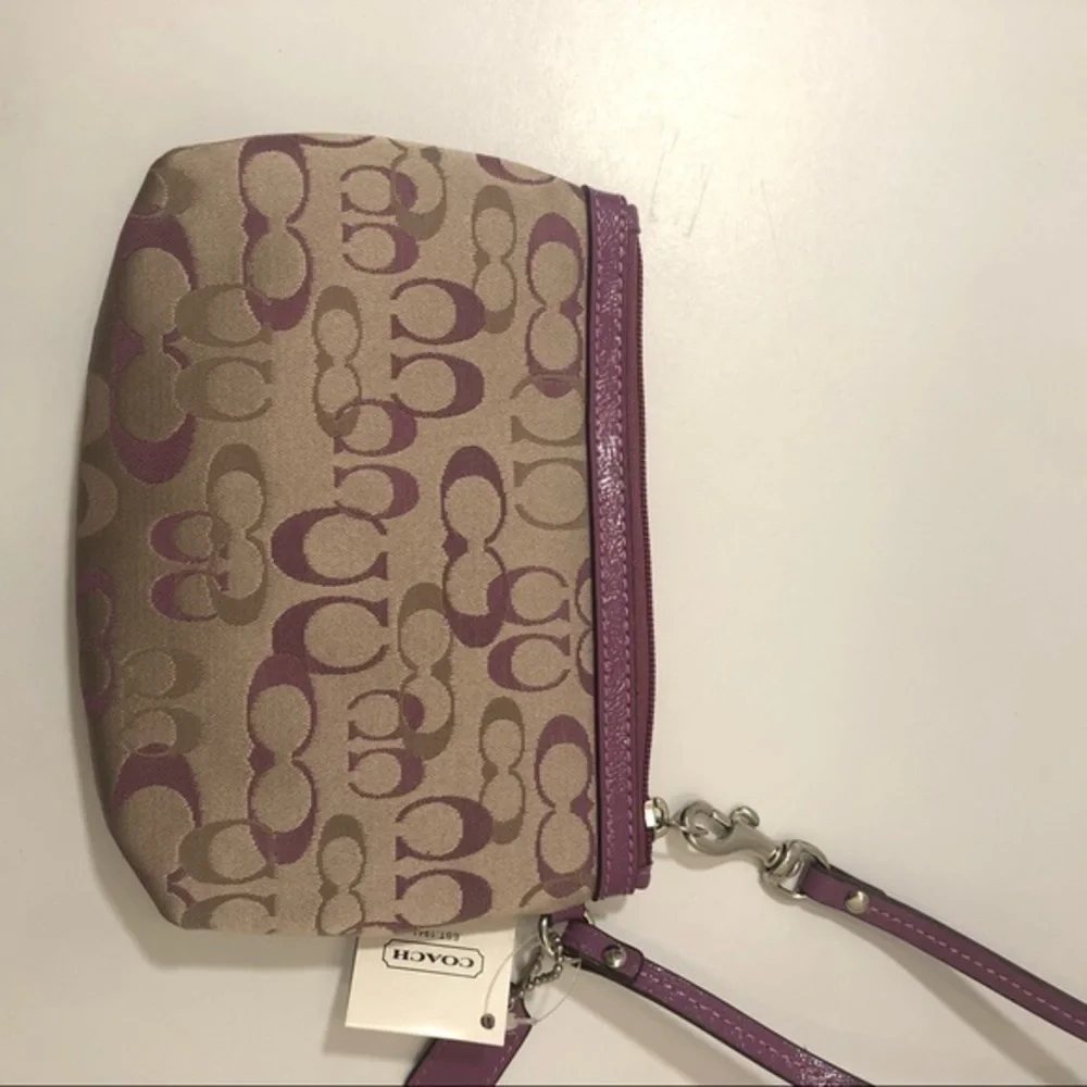 Coach optic c signature wristlet NWT